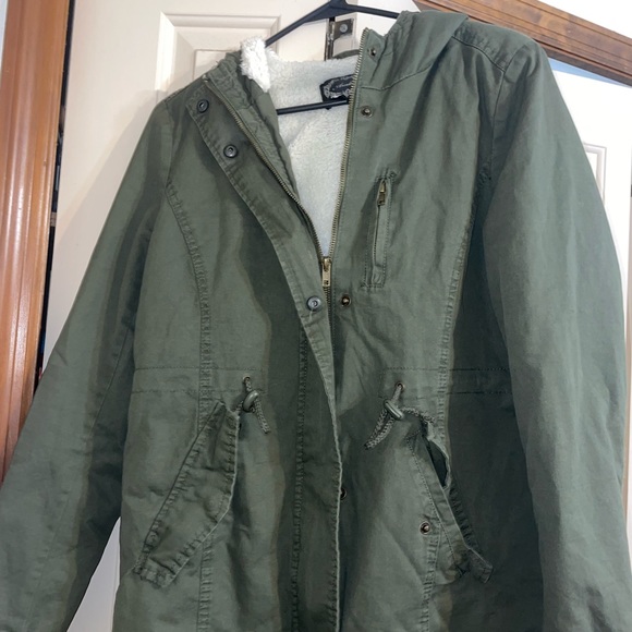 Army green jacket with hood - Picture 3 of 4